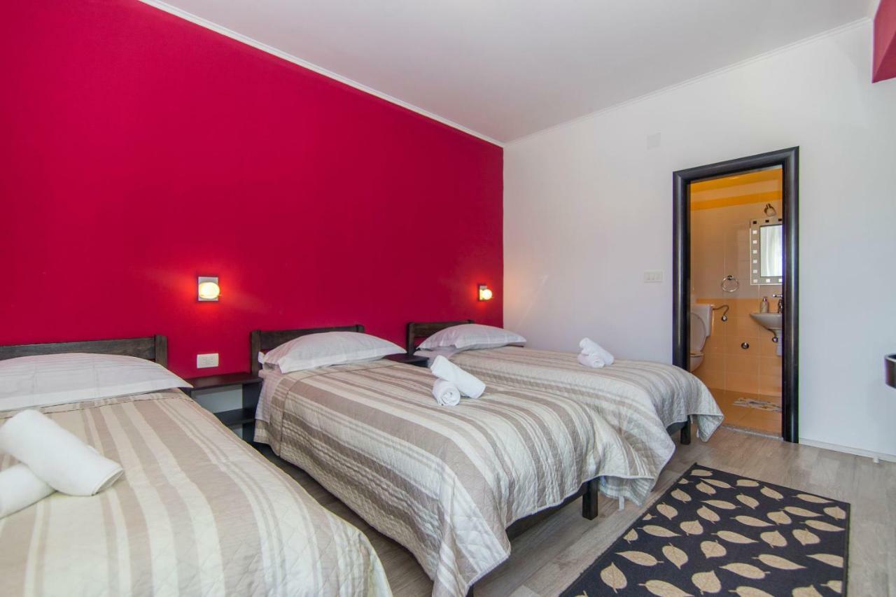 Rooms Marijana Caporice Exterior photo