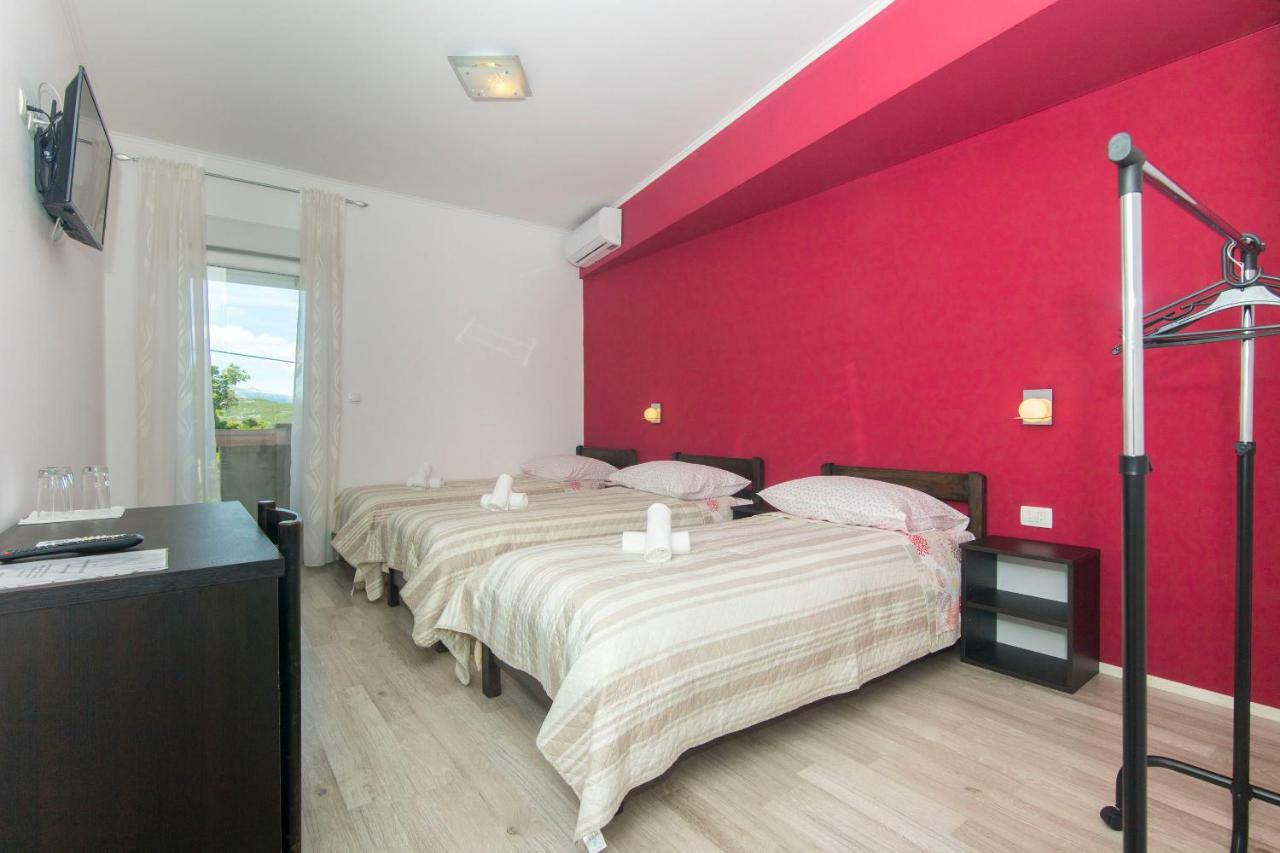 Rooms Marijana Caporice Exterior photo